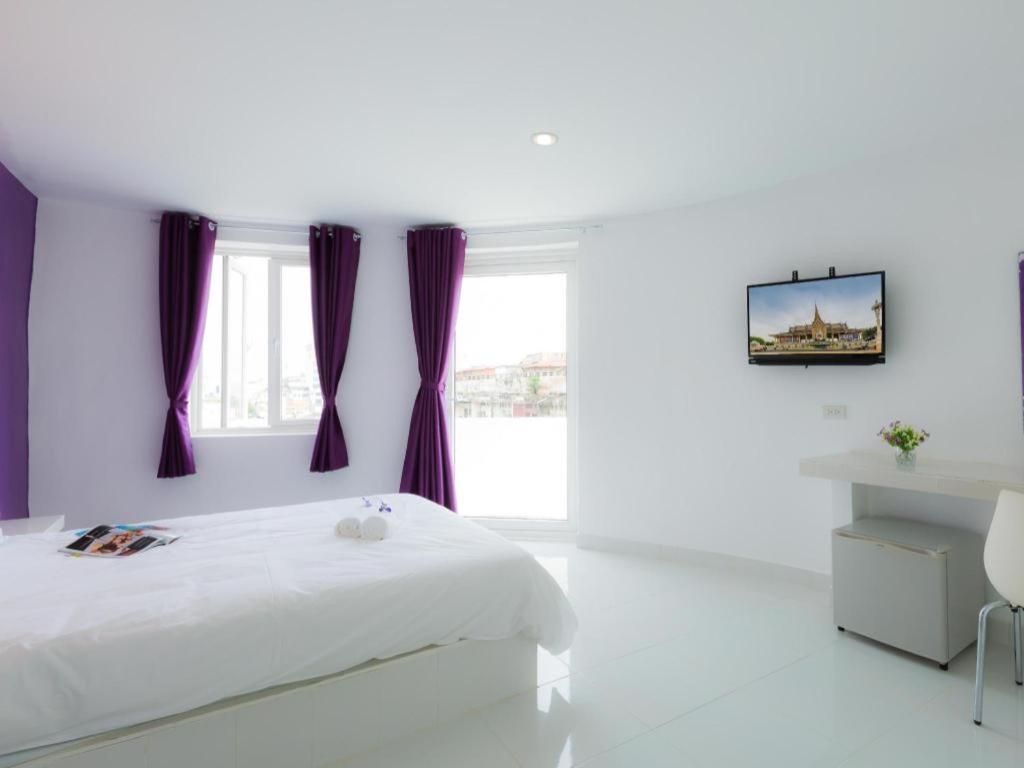 Hotel Zing Phnom Penh Exterior photo