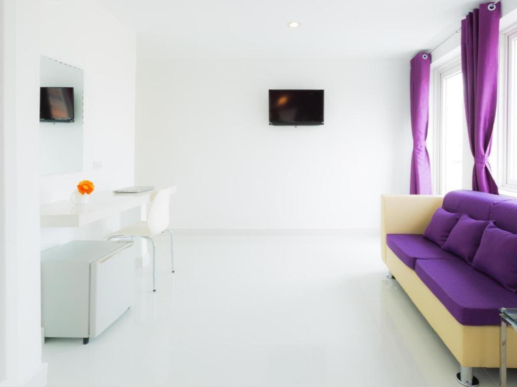Hotel Zing Phnom Penh Exterior photo
